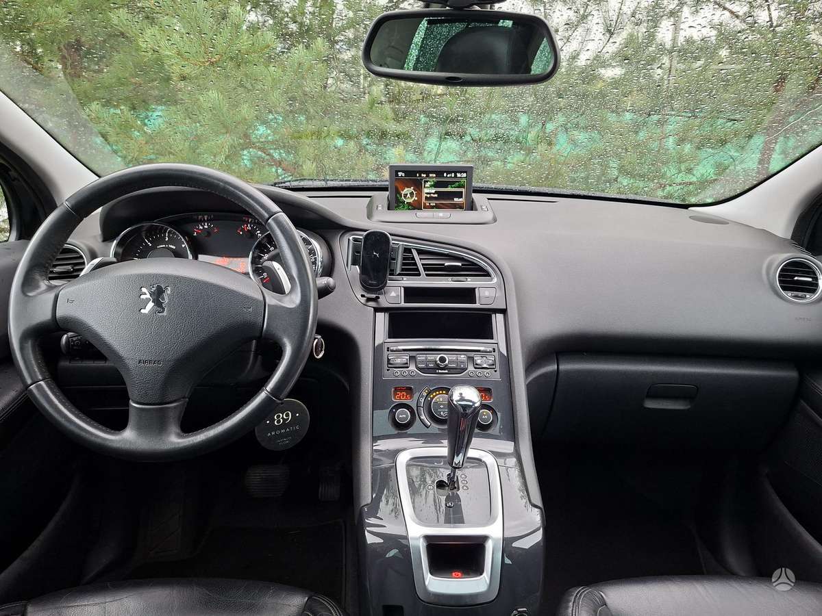 Peugeot 5008 - 10