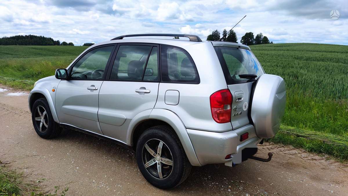 Toyota RAV4 - 1