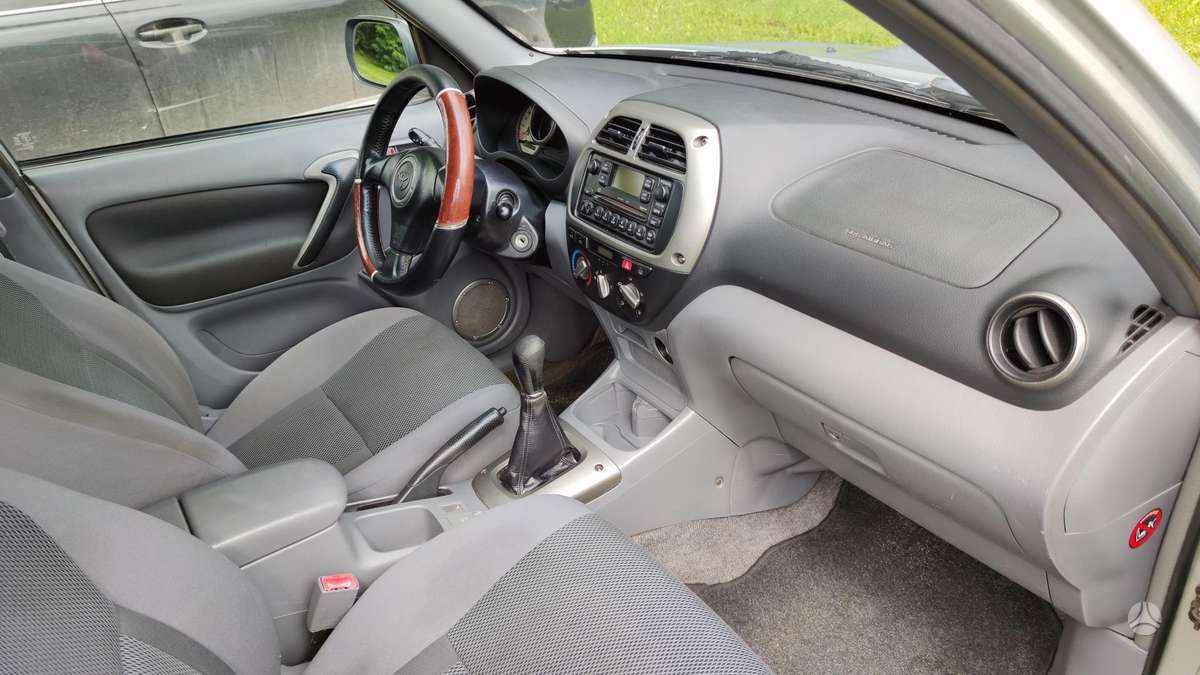 Toyota RAV4 - 7
