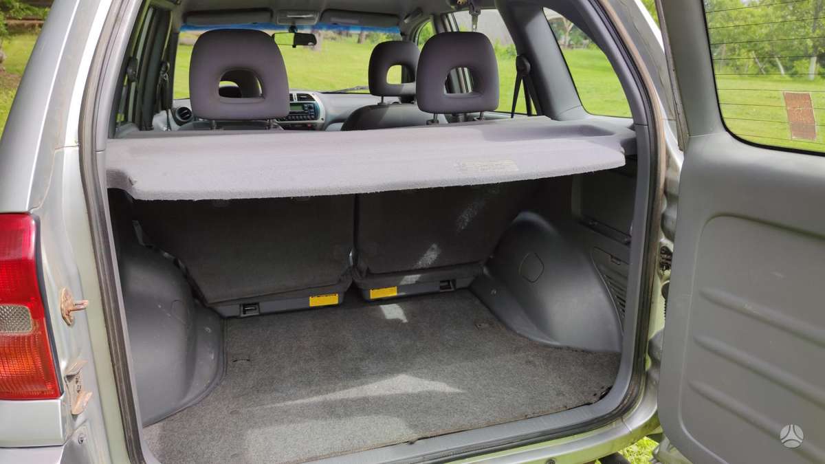 Toyota RAV4 - 11