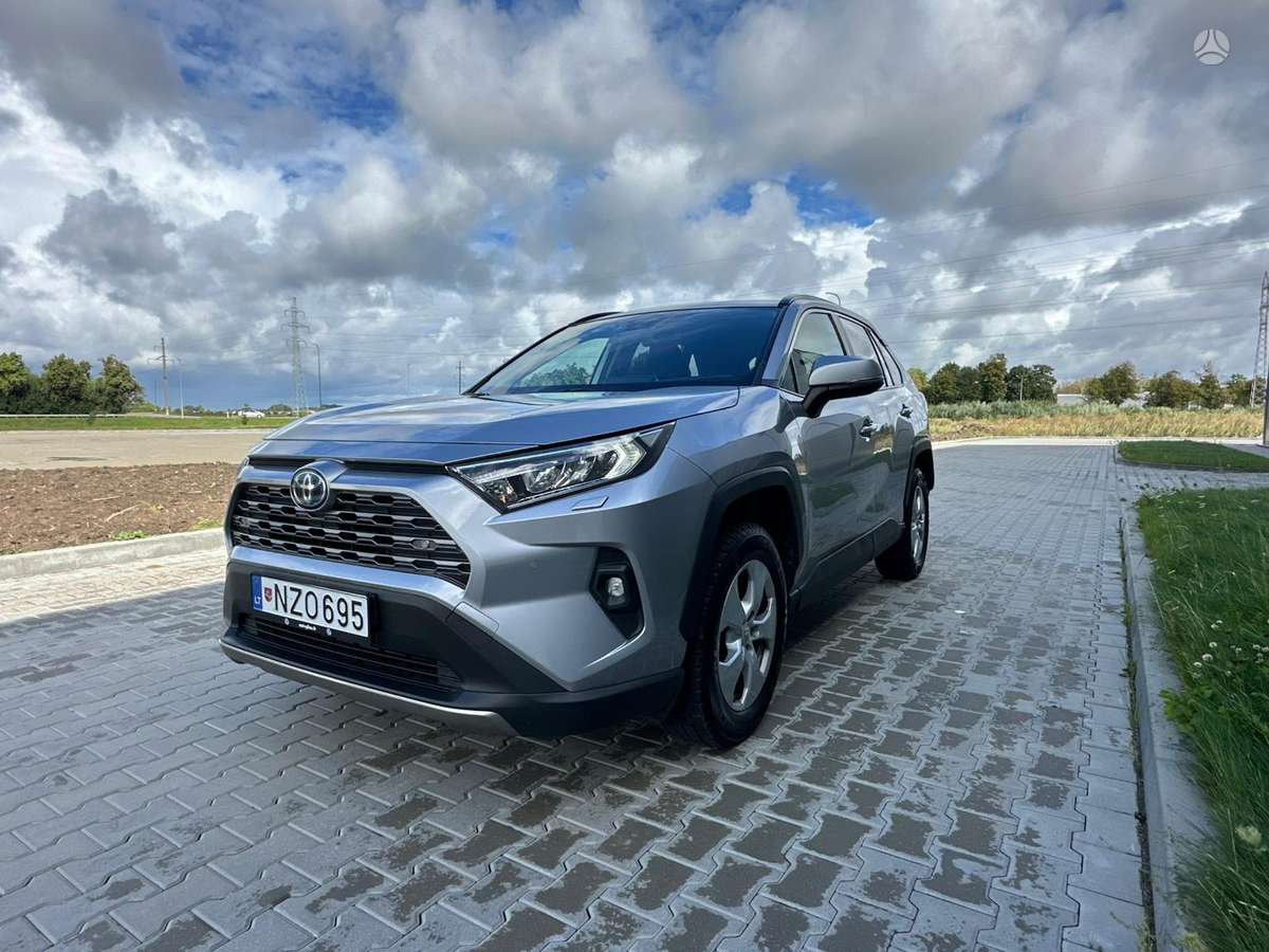 Toyota RAV4 - 1