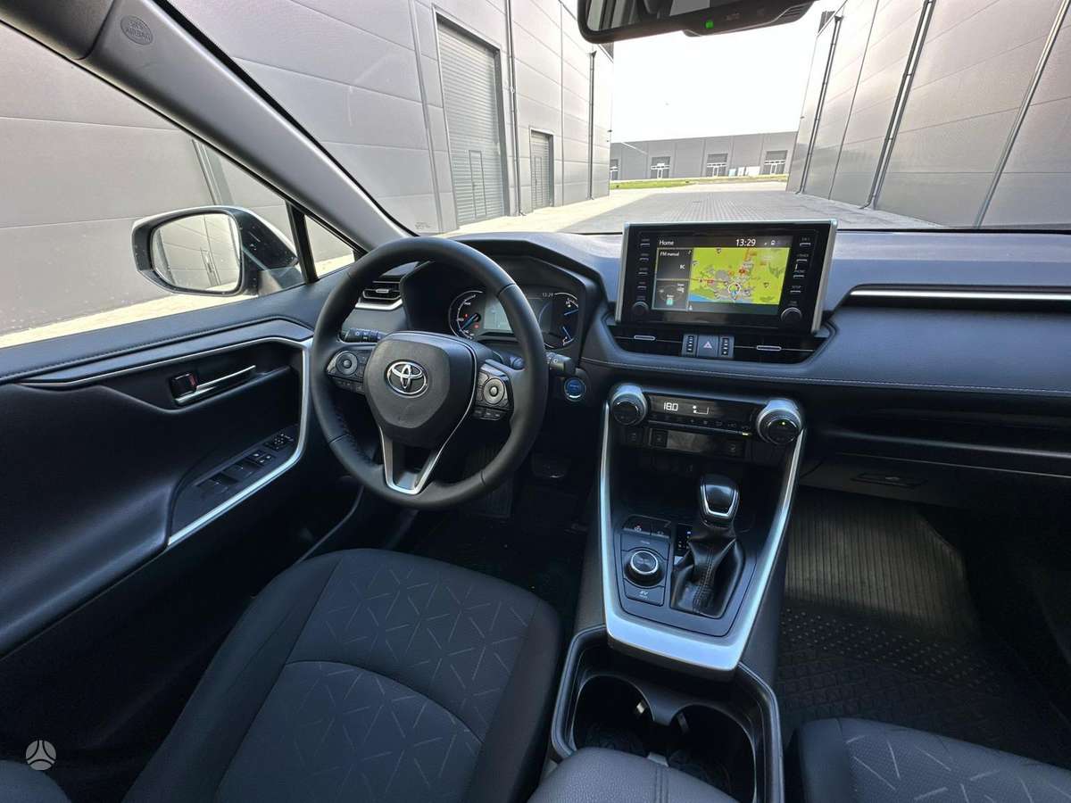 Toyota RAV4 - 6