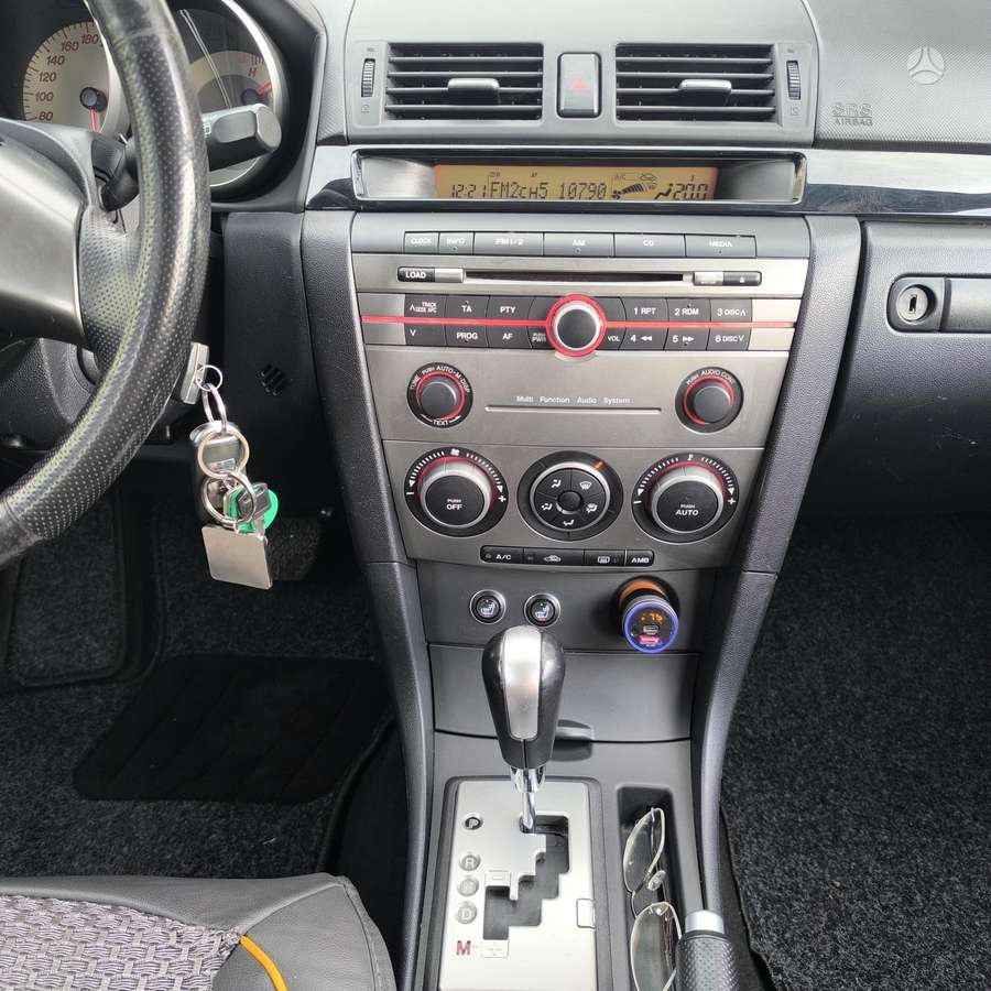 Mazda 3, 1.6 l., Хэтчбек