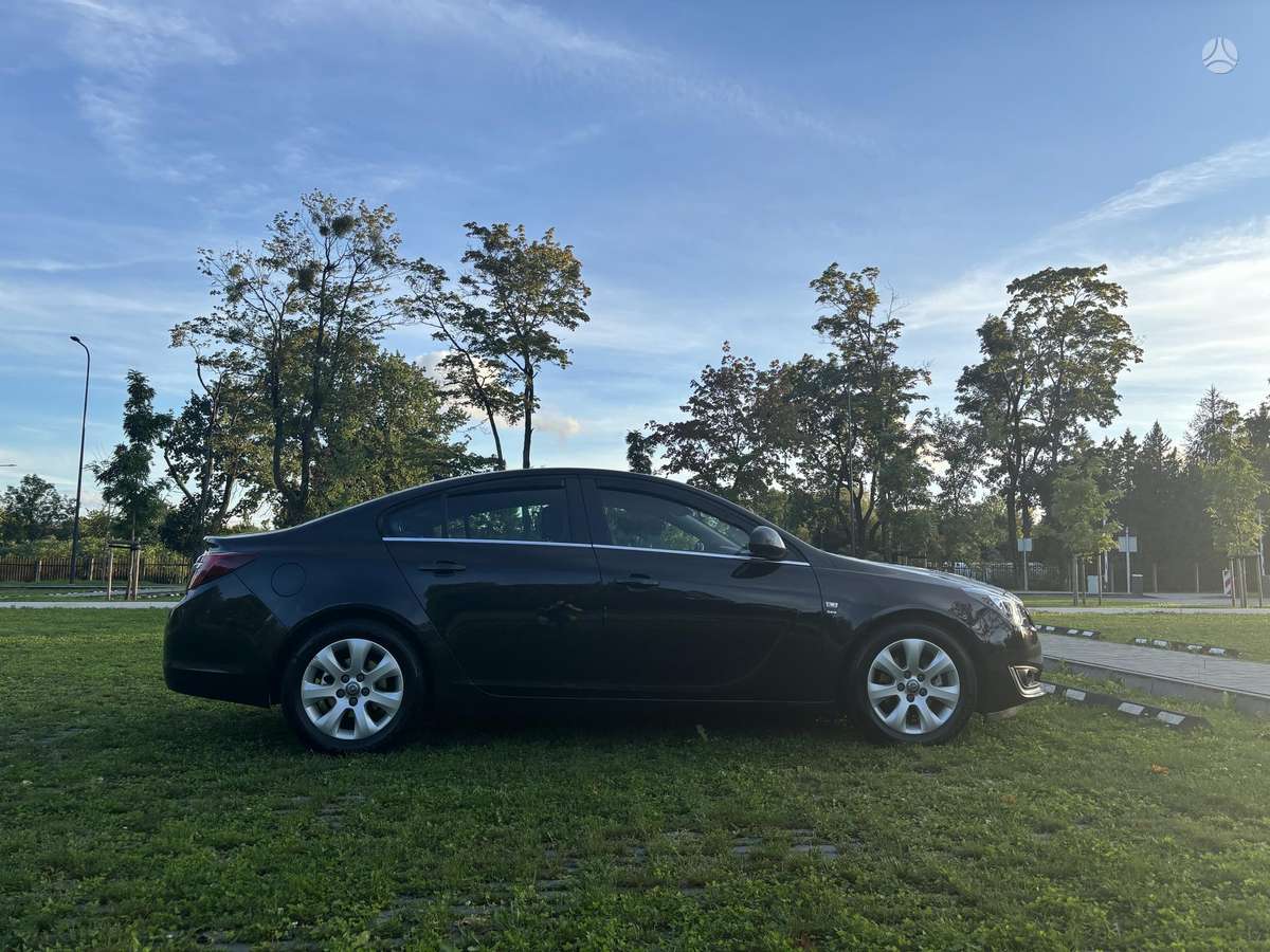 Opel Insignia, 2.0 l., Седан