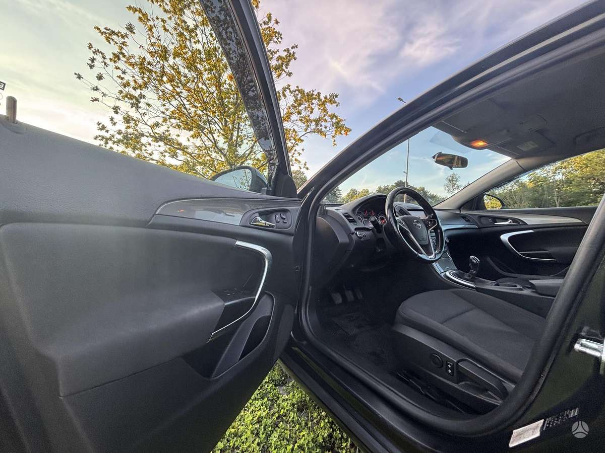 Opel Insignia, 2.0 l., Седан