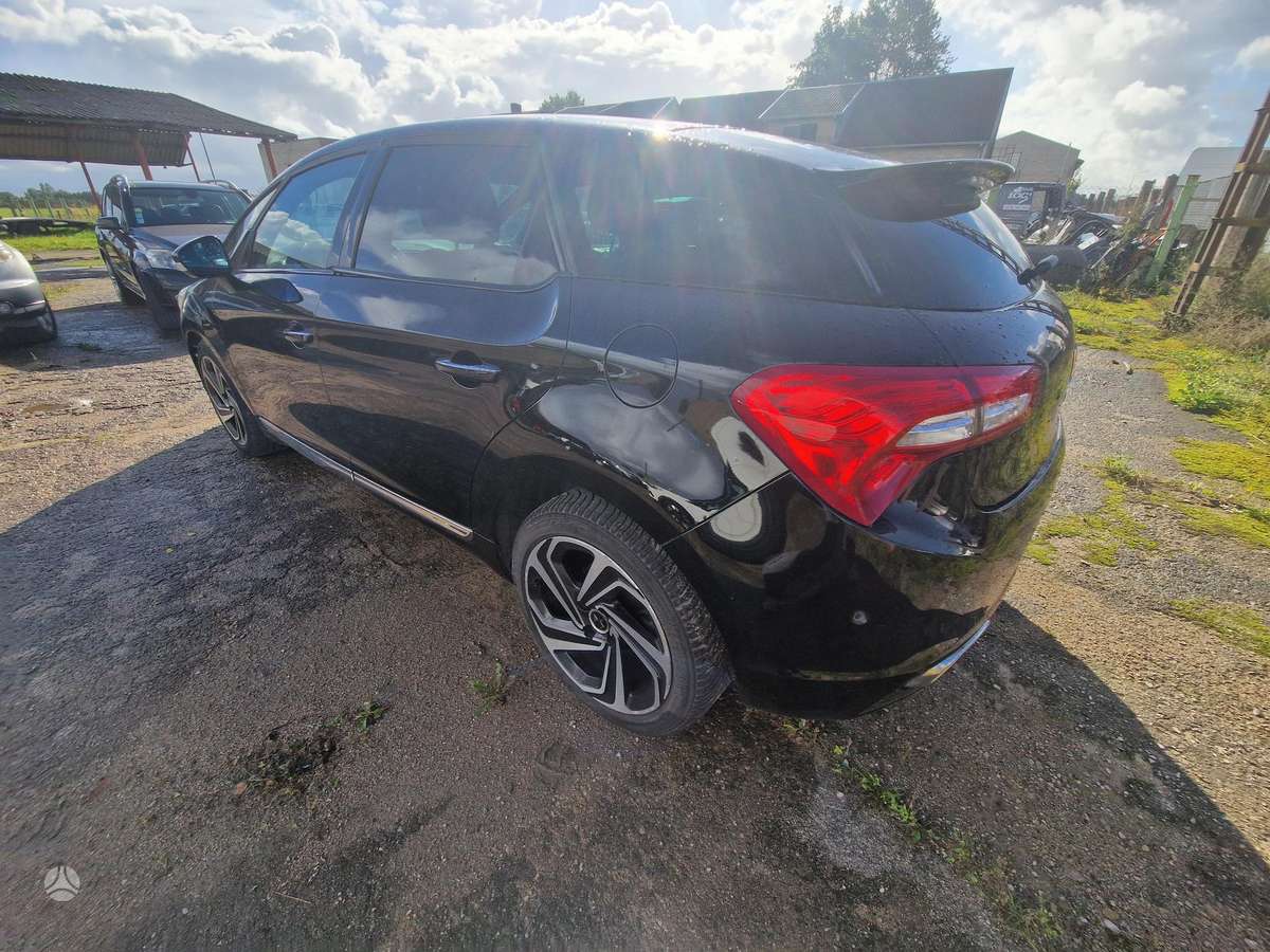 Citroen DS5, 2.0 l., Хэтчбек