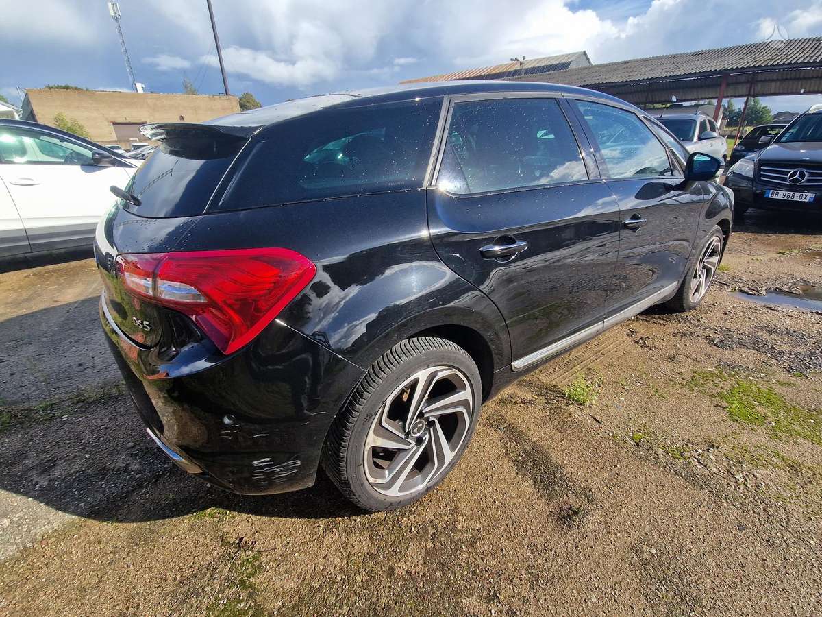 Citroen DS5, 2.0 l., Хэтчбек
