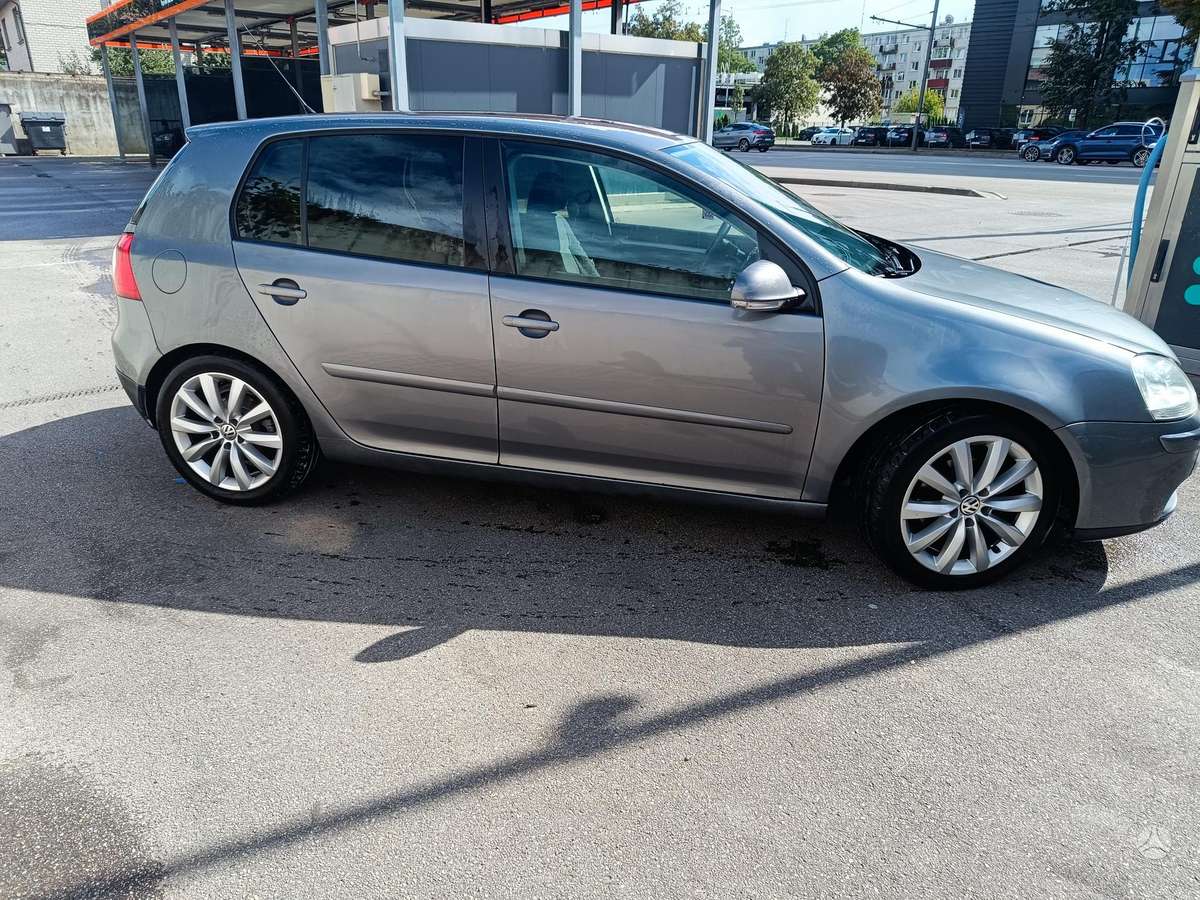 Volkswagen Golf - 2