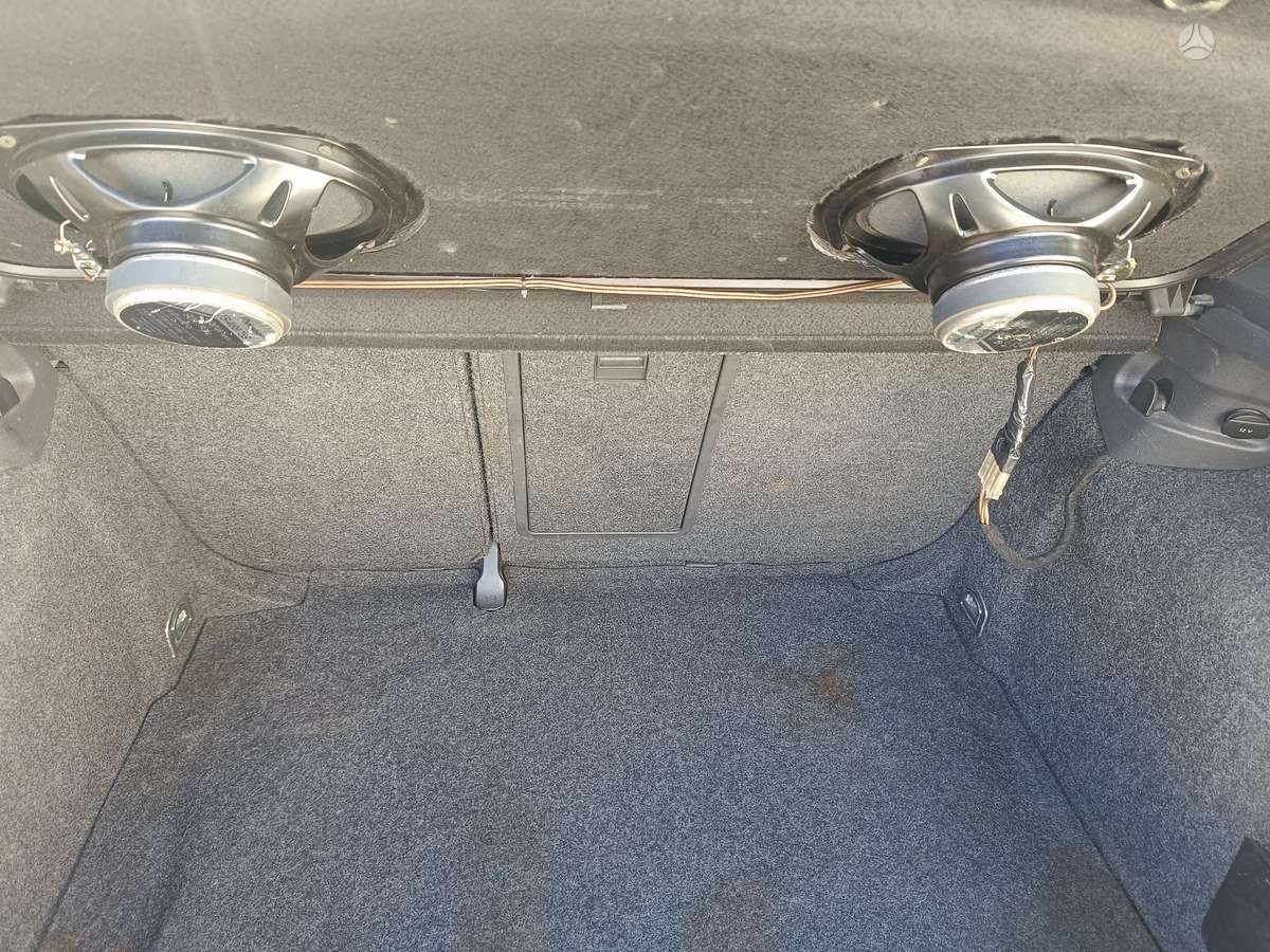 Volkswagen Golf - 9