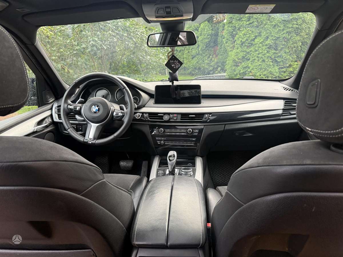 BMW X5, 0.3 l., Внедорожник / Кроссовер