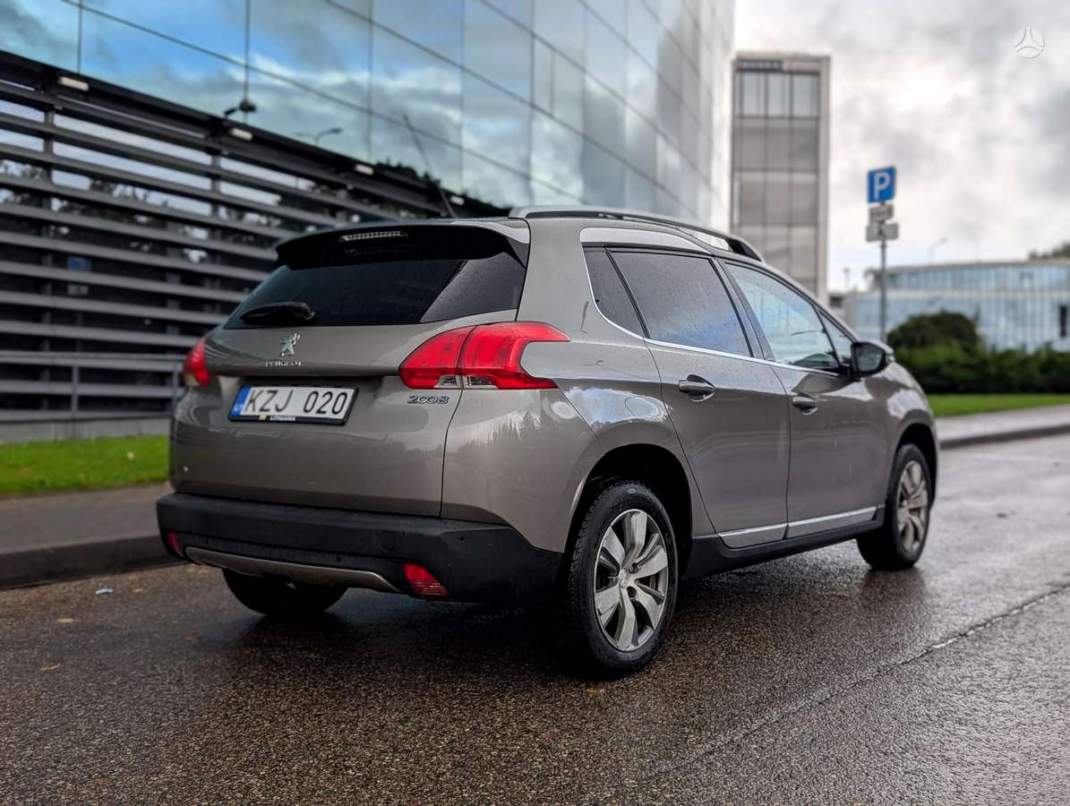 Peugeot 2008 - 6