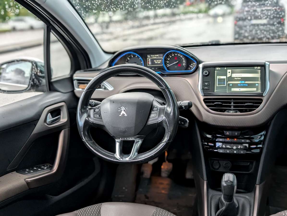 Peugeot 2008 - 9