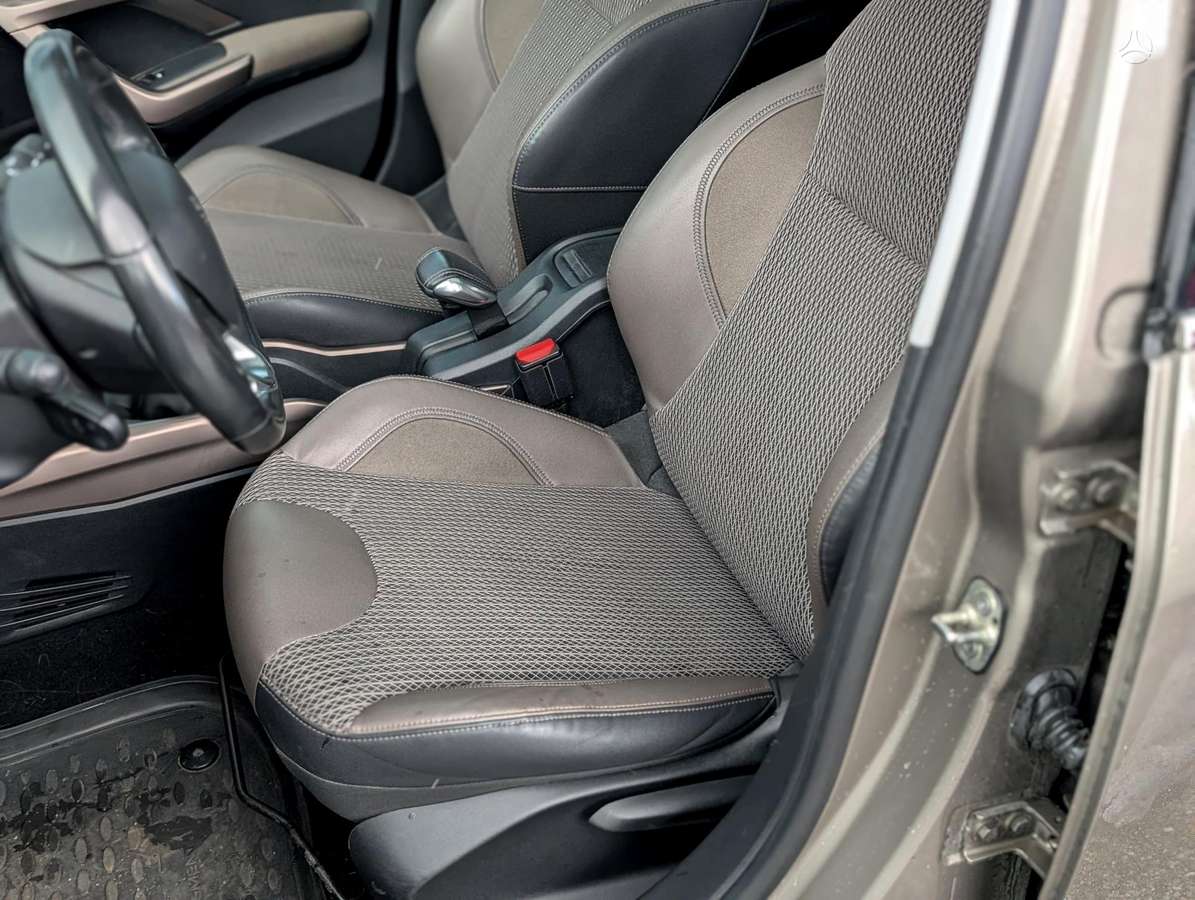 Peugeot 2008 - 11