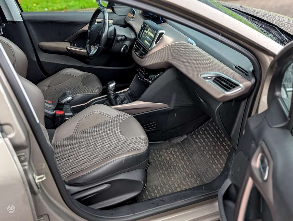 Peugeot 2008 - 12