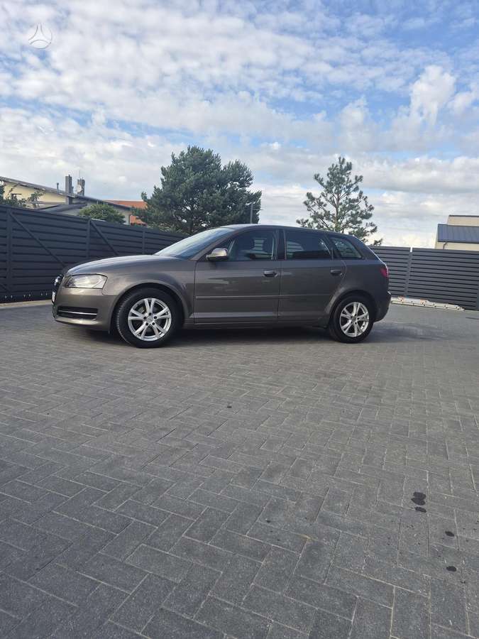Audi A3, 1.6 l., Хэтчбек
