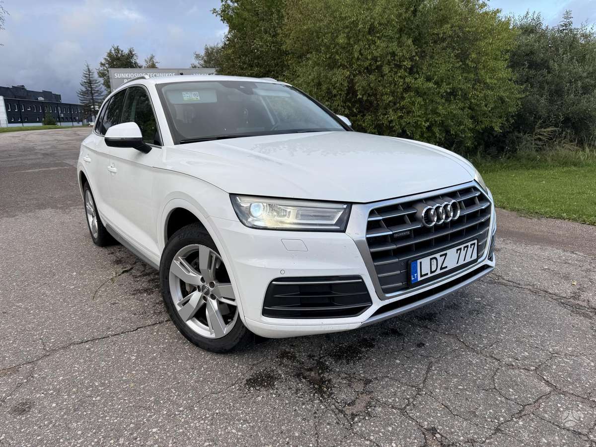 Audi Q5, 2.0 l., off-road / crossover