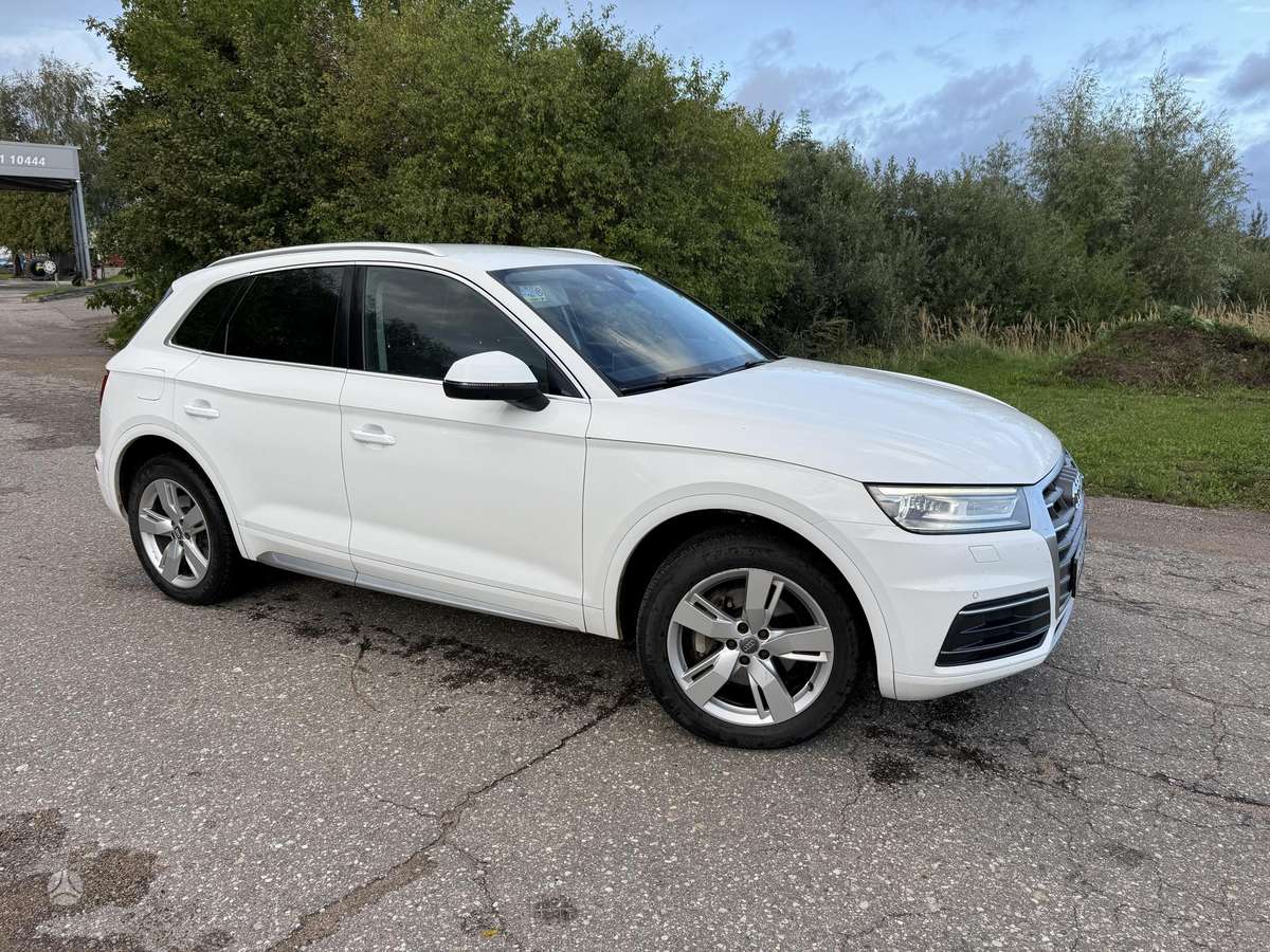 Audi Q5, 2.0 l., off-road / crossover