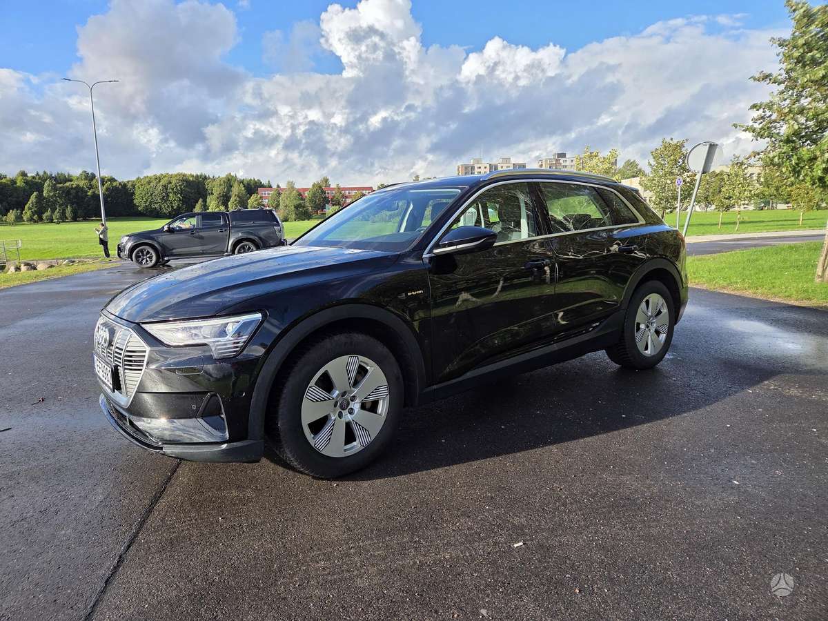Audi e-tron, 95 кВт·ч, Внедорожник / Кроссовер