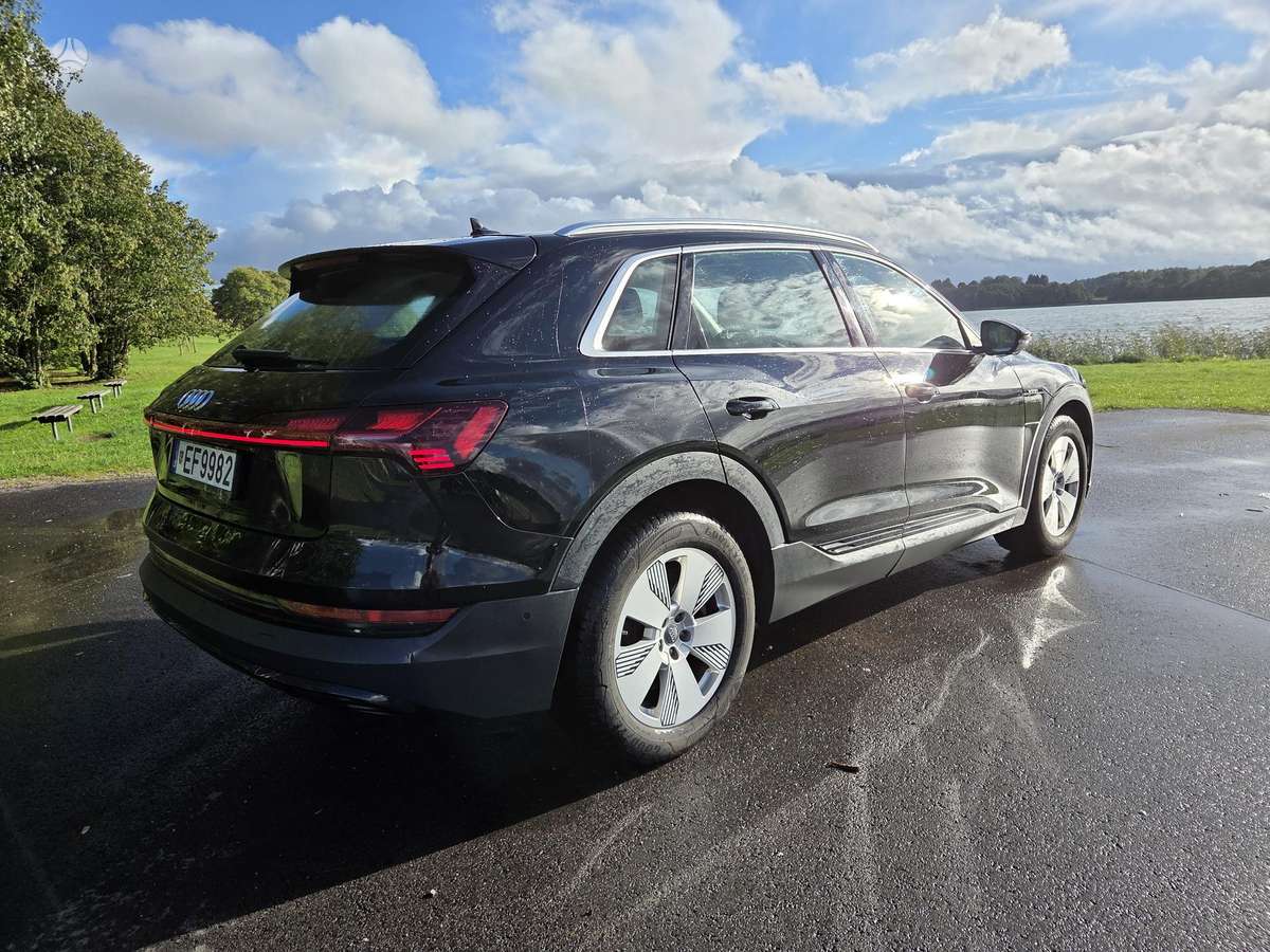 Audi e-tron, 95 кВт·ч, Внедорожник / Кроссовер