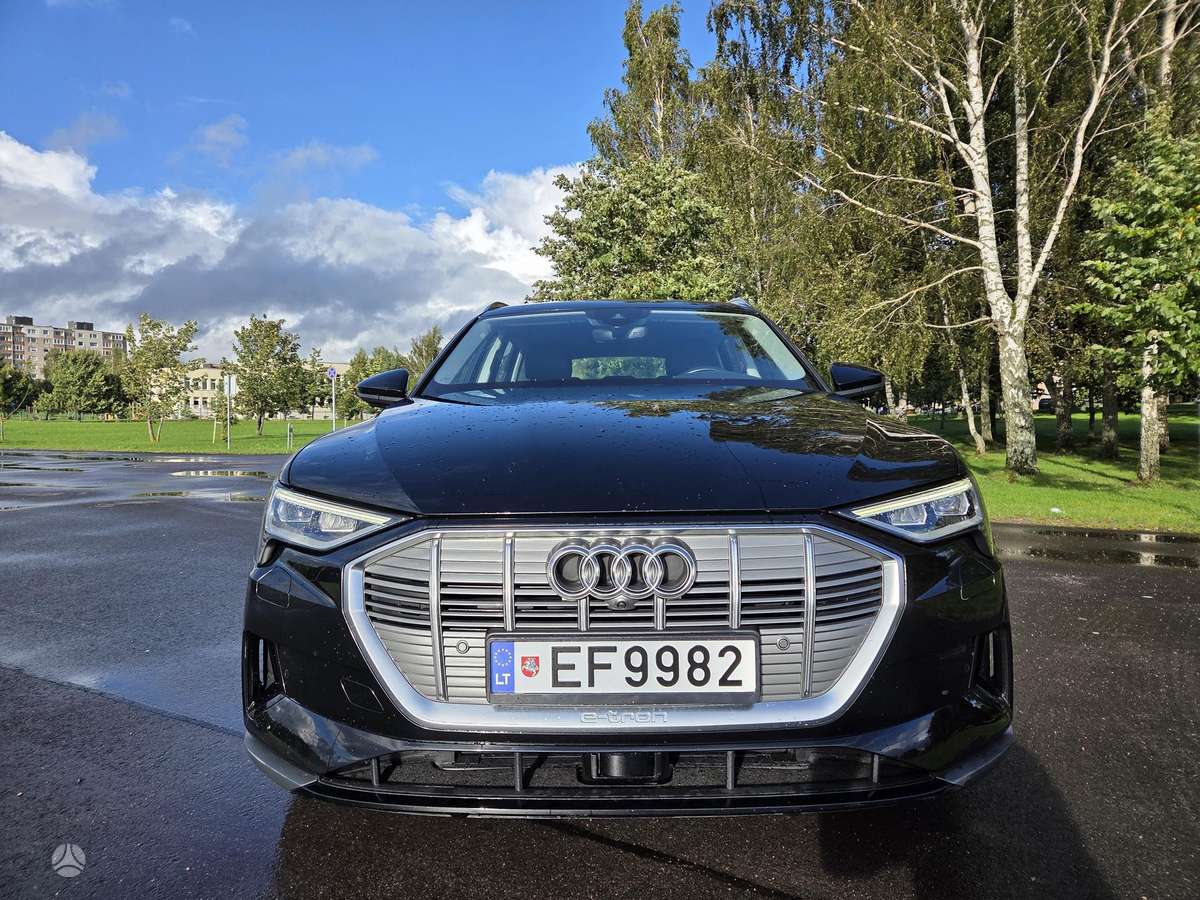 Audi e-tron, 95 kWh, off-road / crossover