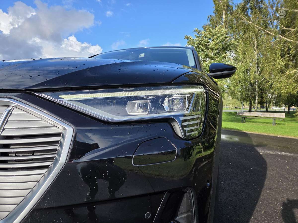 Audi e-tron, 95 кВт·ч, Внедорожник / Кроссовер
