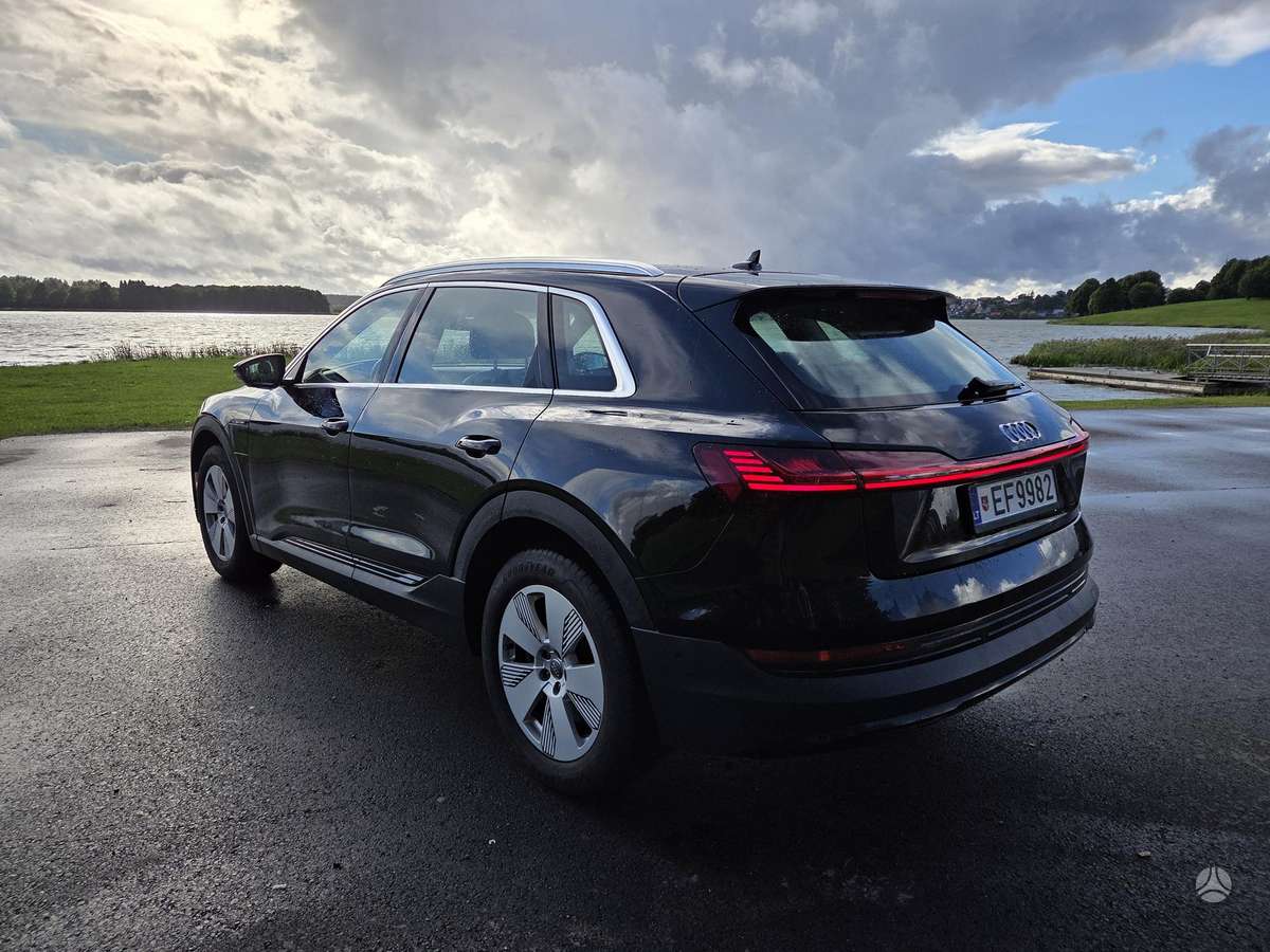 Audi e-tron, 95 кВт·ч, Внедорожник / Кроссовер