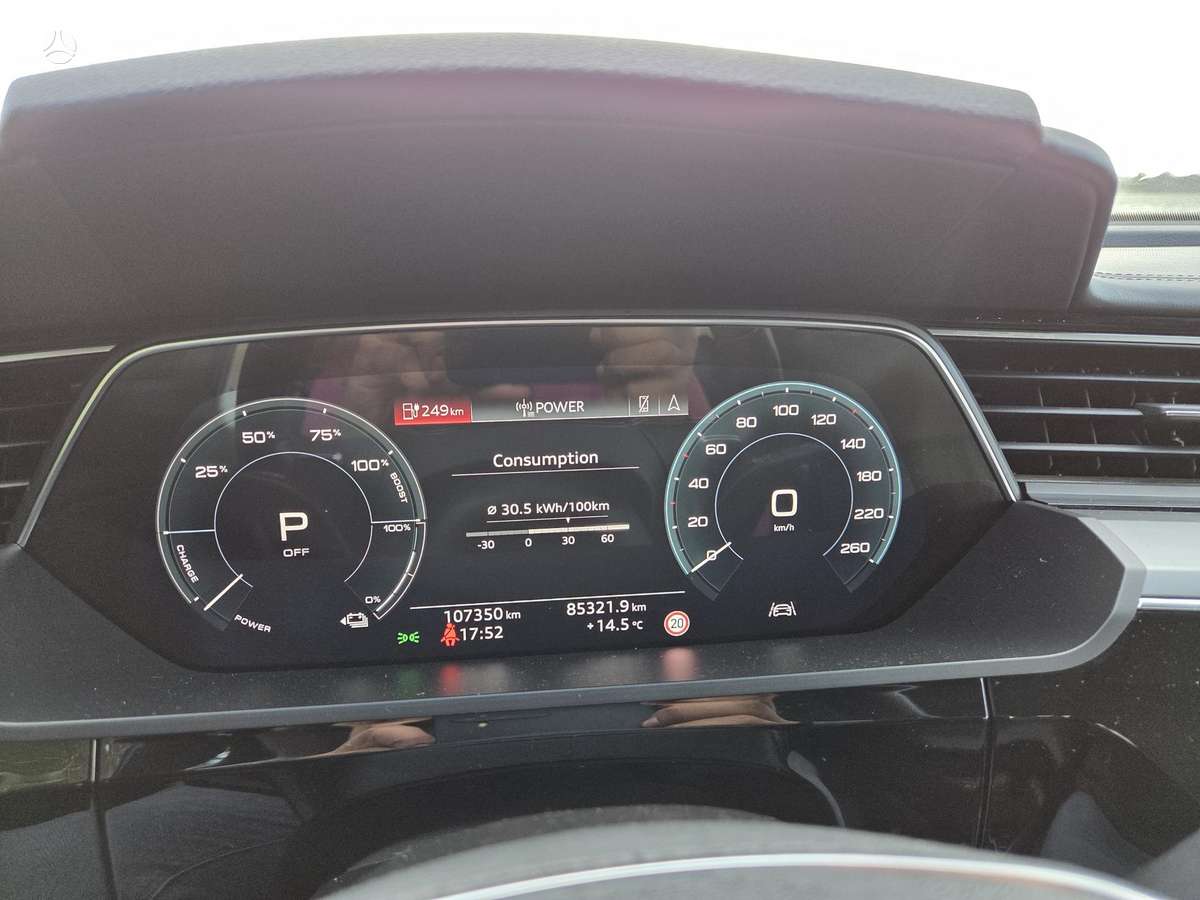 Audi e-tron, 95 kWh, off-road / crossover