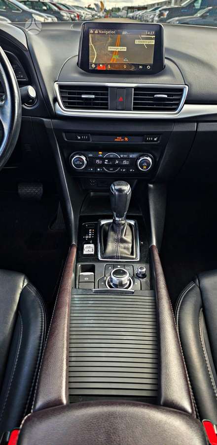 Mazda 3, 2.0 l., Седан