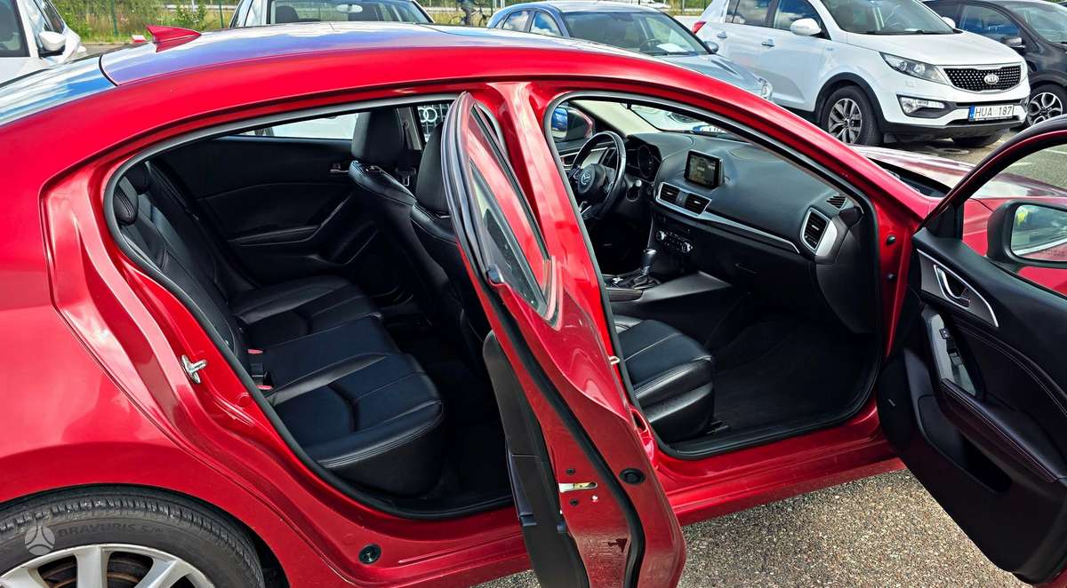 Mazda 3, 2.0 l., Седан