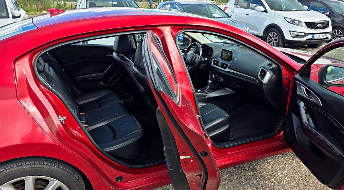 Mazda 3, 2.0 l., sedanas