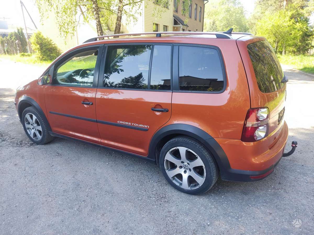 Volkswagen Cross Touran - 4