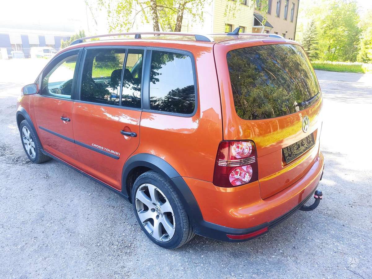 Volkswagen Cross Touran - 3