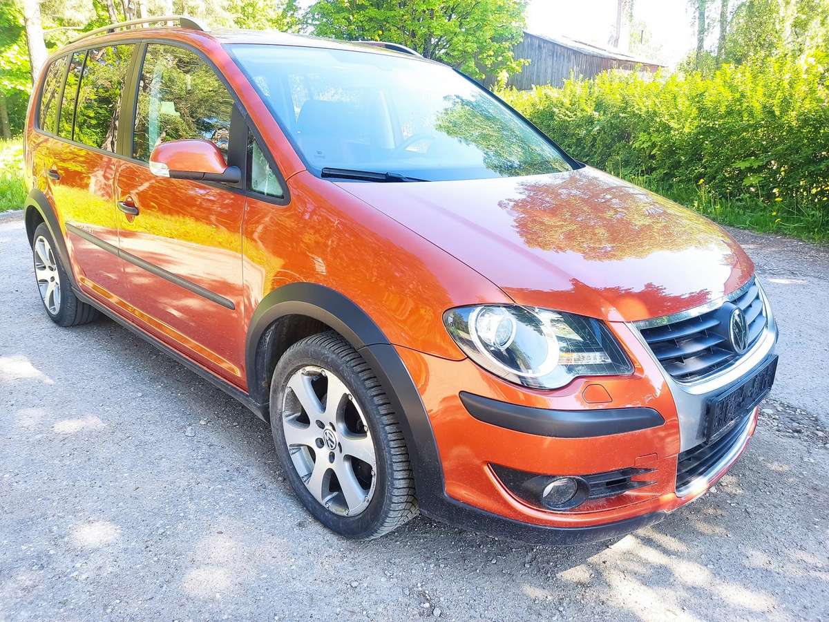 Volkswagen Cross Touran - 12