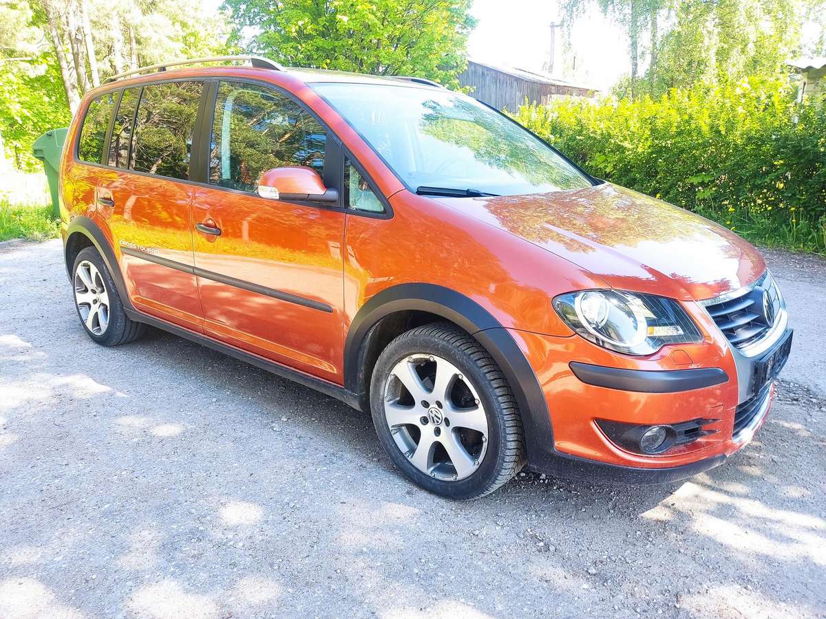 Volkswagen Cross Touran - 9