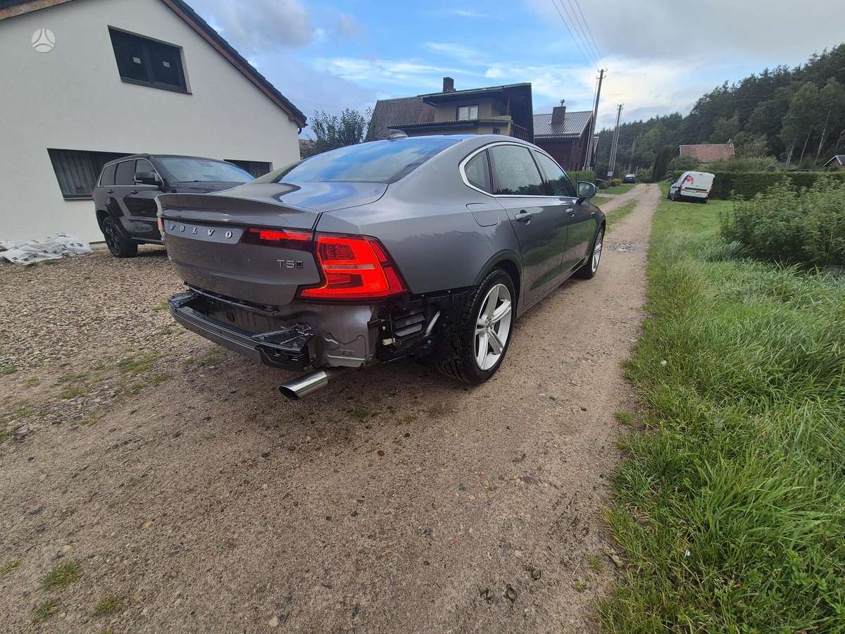 Volvo S90 - 5