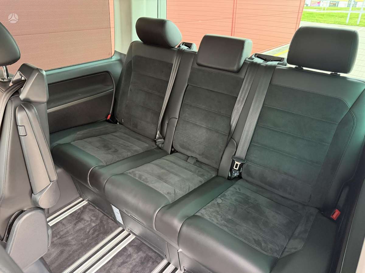 Volkswagen Multivan - 12