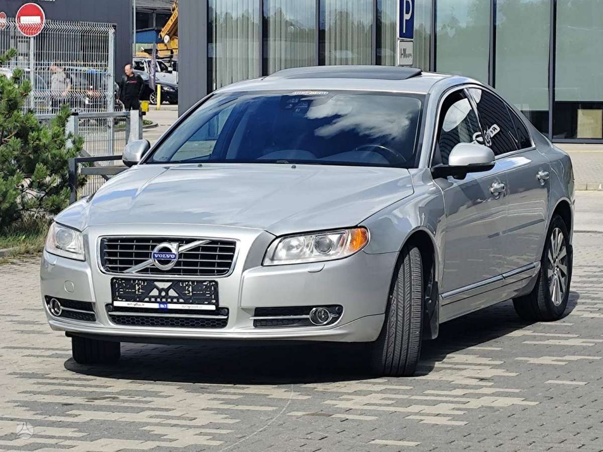 Volvo S80, 2.4 l., Седан