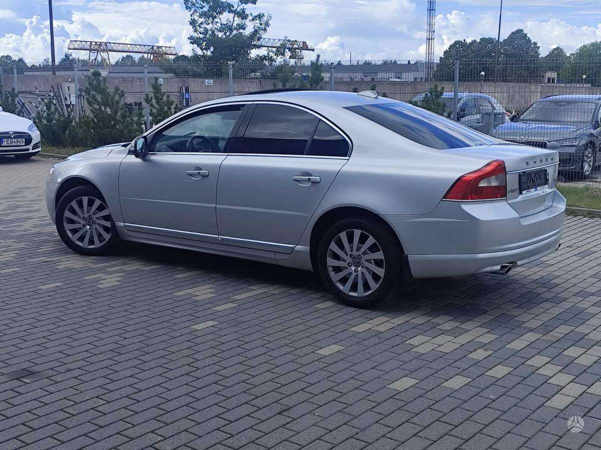 Volvo S80, 2.4 l., Седан