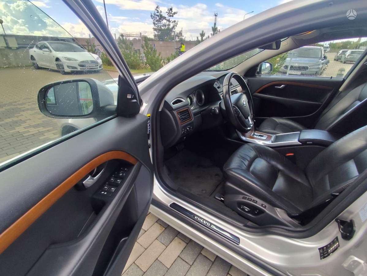 Volvo S80, 2.4 l., Седан