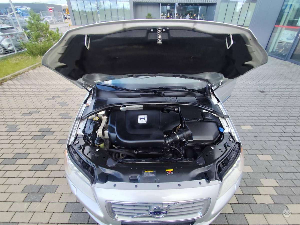 Volvo S80, 2.4 l., Седан