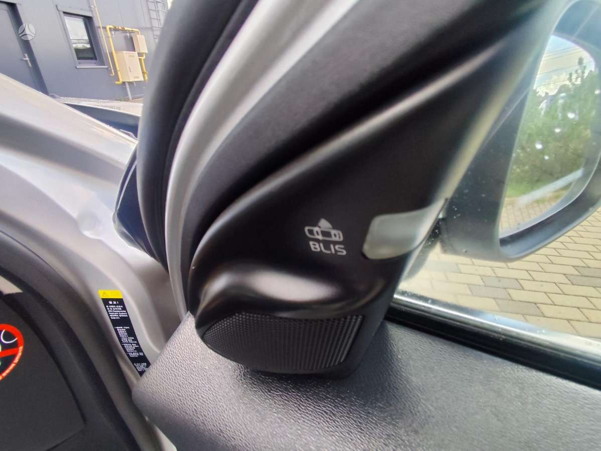 Volvo S80, 2.4 l., Седан