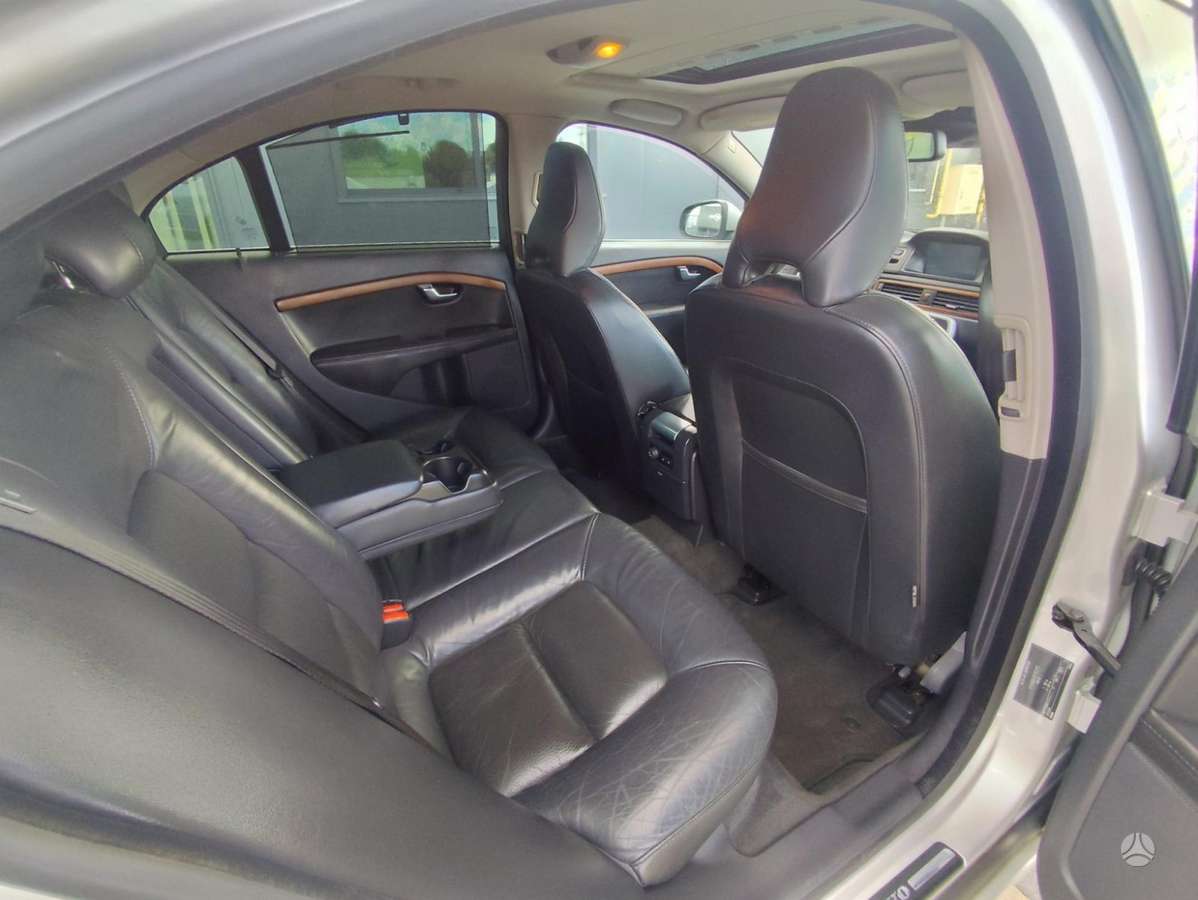 Volvo S80, 2.4 l., Седан