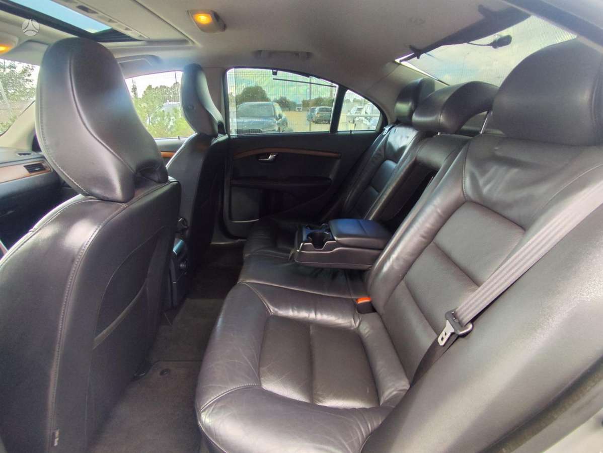 Volvo S80, 2.4 l., Седан