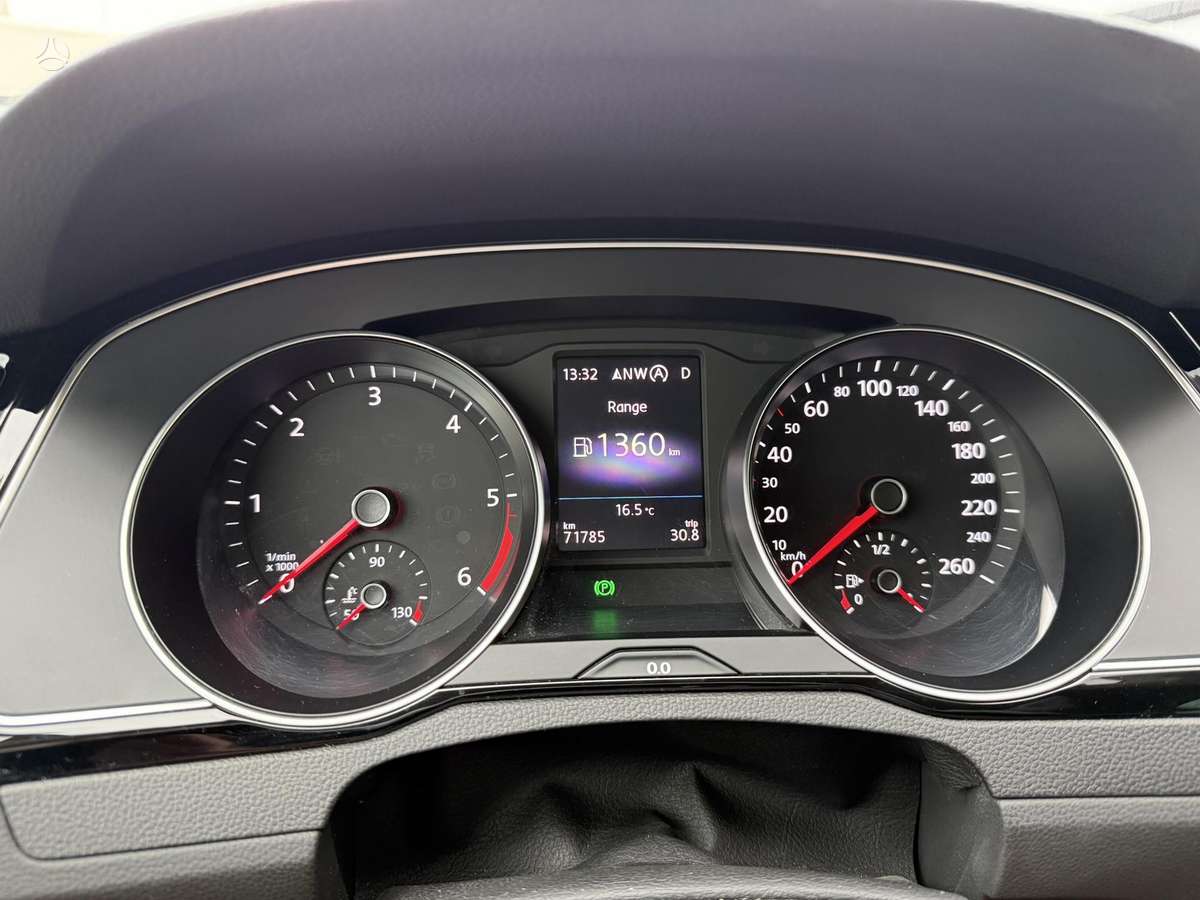 Volkswagen Passat - 8