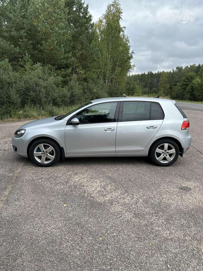 Volkswagen Golf - 1