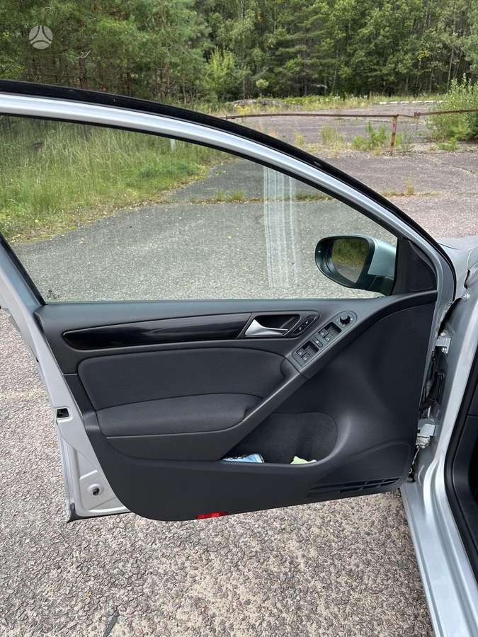 Volkswagen Golf - 11