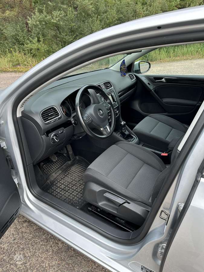 Volkswagen Golf - 12