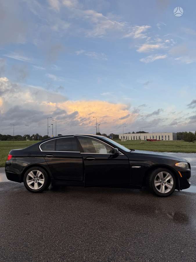 BMW 528, 3.0 l., Седан