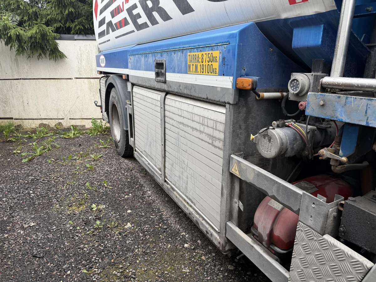 DAF CF 75.360, autocisternos