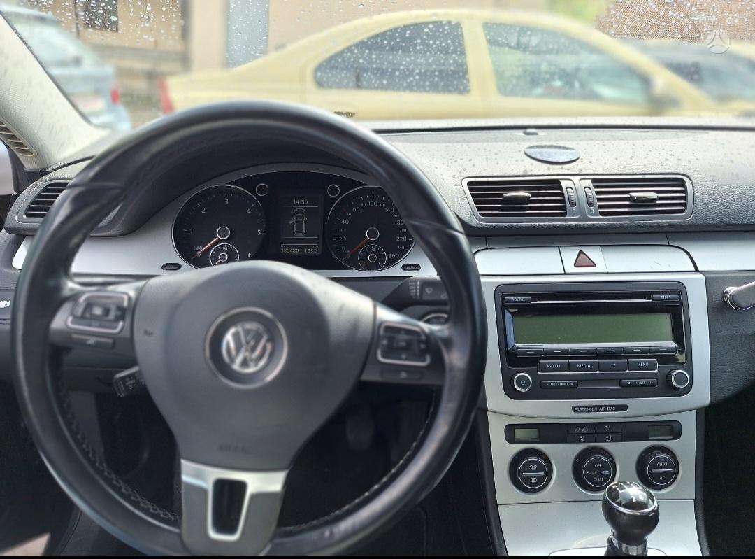 Volkswagen Passat - 5